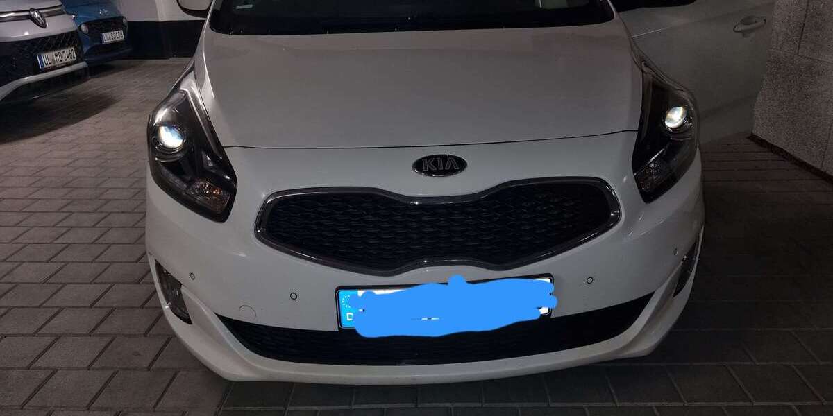 Kia Carens 141.100 km 7.500 &euro; Ulm 89075