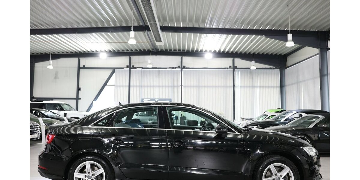 Audi A3 LIMOUSINE 1.4 TFSI BUSINESS / VIRTUAL-COCKPIT 119.000 km 16.993 &euro; Hamm 59077