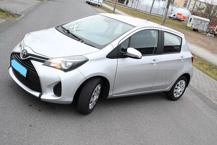 Toyota Yaris 119.000 km 9.600 &euro; Berlin 12051