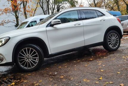 Mercedes-Benz GLA 250 95.870 km 19.500 &euro; Düsseldorf 40489
