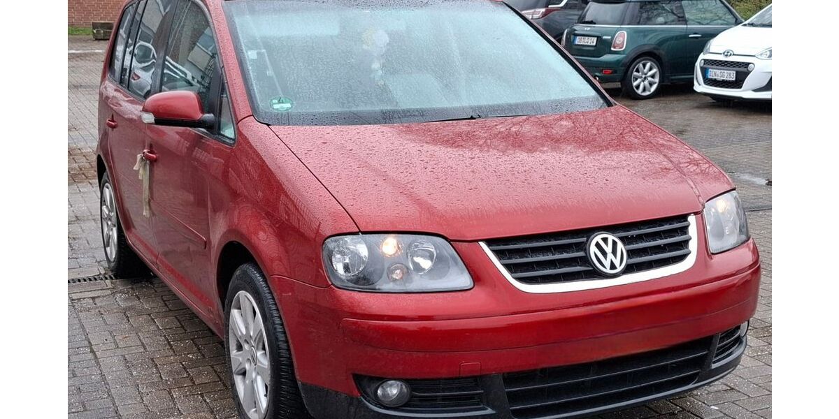 VW Touran 241.600 km 5.500 &euro; Hünxe 46569