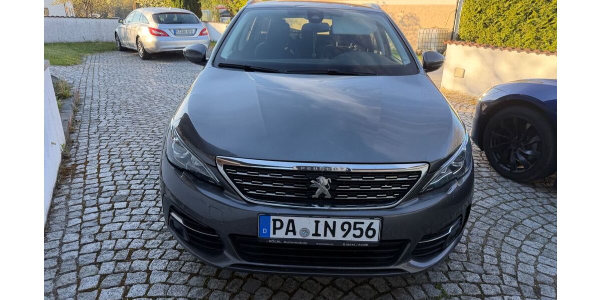 Peugeot 308 118.600 km 8.990 &euro; Eging am See 94535