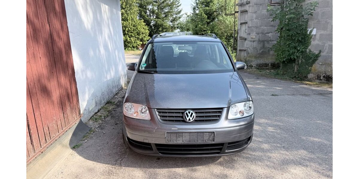 VW Touran 164.386 km 1.450 &euro; Bad Rappenau 74906