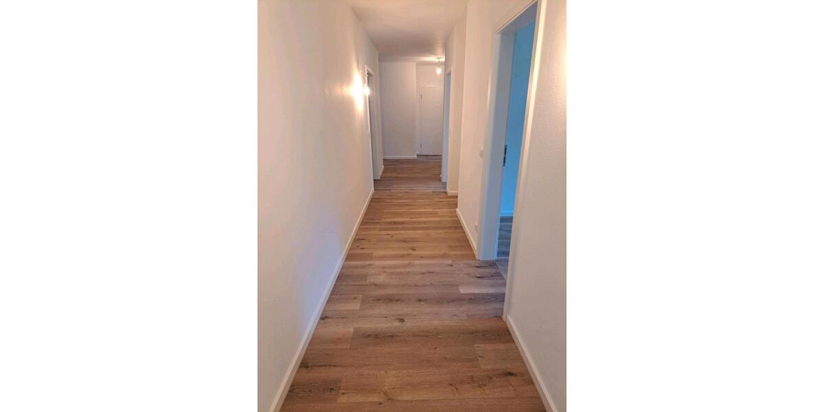 Erdgeschoßwohnung Bad Abbach - 5 Zimmer, 121 m&sup2;, 1.230&euro; | Angebot:23012086