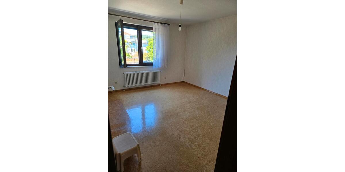 Etagenwohnung Bad Mergentheim - 3 Zimmer, 82 m&sup2;, 200.000&euro; | Angebot:27120849