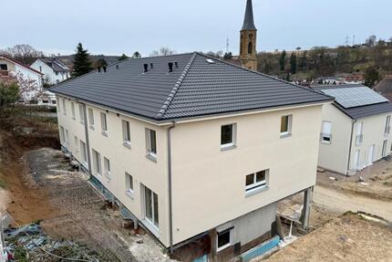 Reihenhaus KFW 40 inkl. PV Anlage & Wärmepumpe EinliegerWohnung