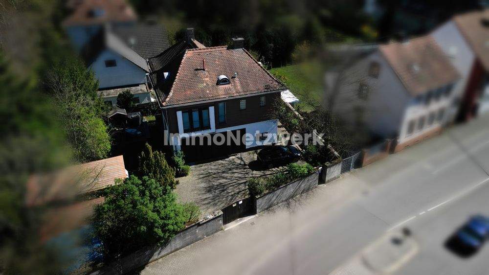 Familientraum in Neunkirchen: 205 m² Zweifamilienhaus mit Garten, Sauna, Loggia und Wintergarten. 8 zimmer