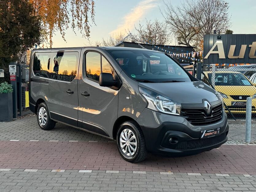 Renault Trafic 124.998 km 17.990 € BERLIN 13127
