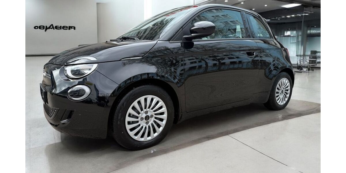Fiat 500e 18.111 km 15.999 &euro; München 80636