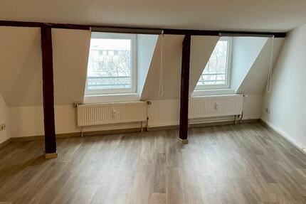 Schöne 1-Zi. Dachgeschoss Whg. in bester Lage 1 zimmer