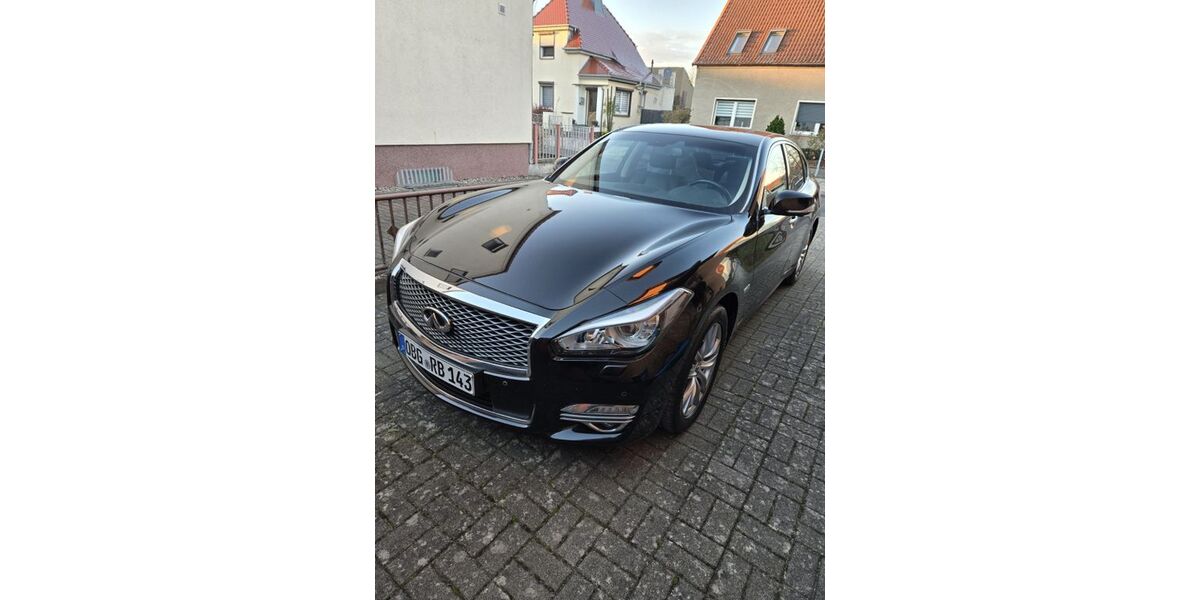 INFINITI Q70 265.000 km 17.000 &euro; Osterburg 39606
