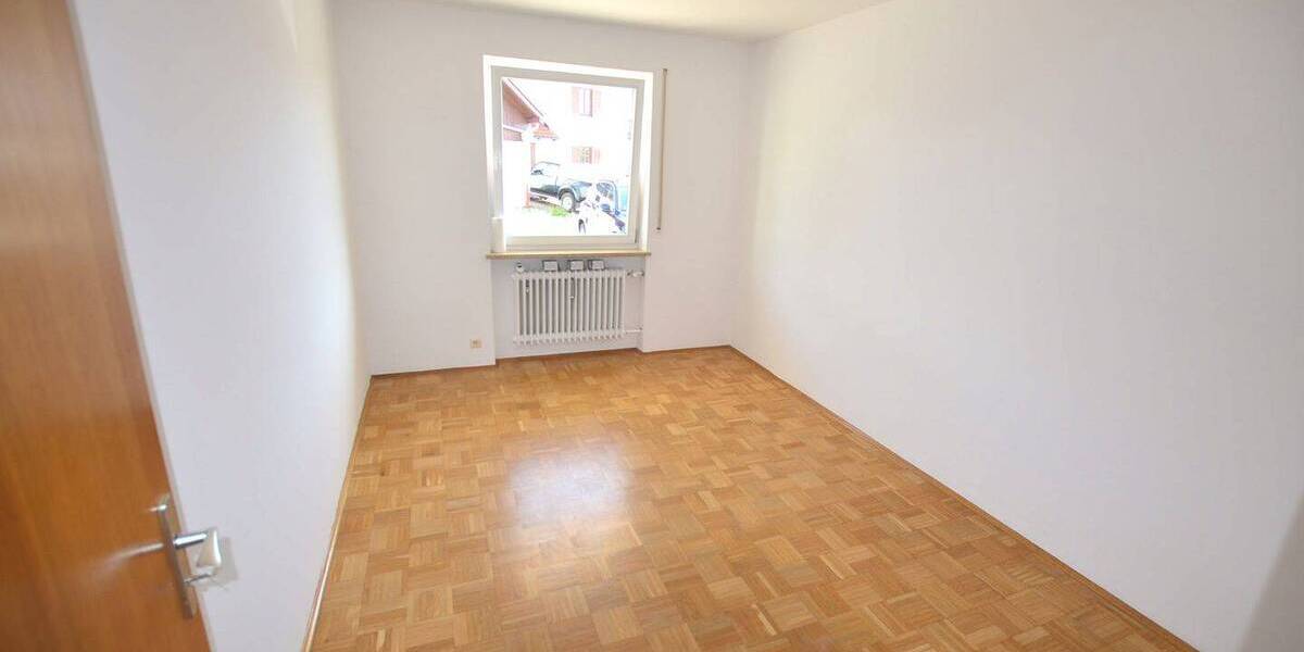 Etagenwohnung Oberpframmern - 4 Zimmer, 125 m&sup2;, 1.550&euro; | Angebot:26874886