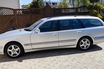 Mercedes-Benz E 200 99.540 km 4.500 &euro; Olching 82140