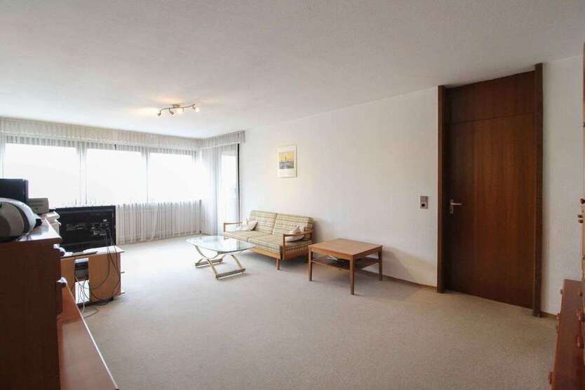 Wohnung zum Kaufen in Tamm 199.000 € 62.79 m²