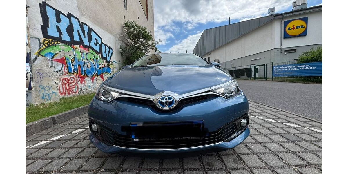 Toyota Auris 43.588 km 14.999 &euro; Berlin 10969