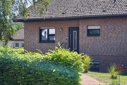 Haus Marsberg - 7 Zimmer, 130 m&sup2;, 1.100&euro; | Angebot:27615711