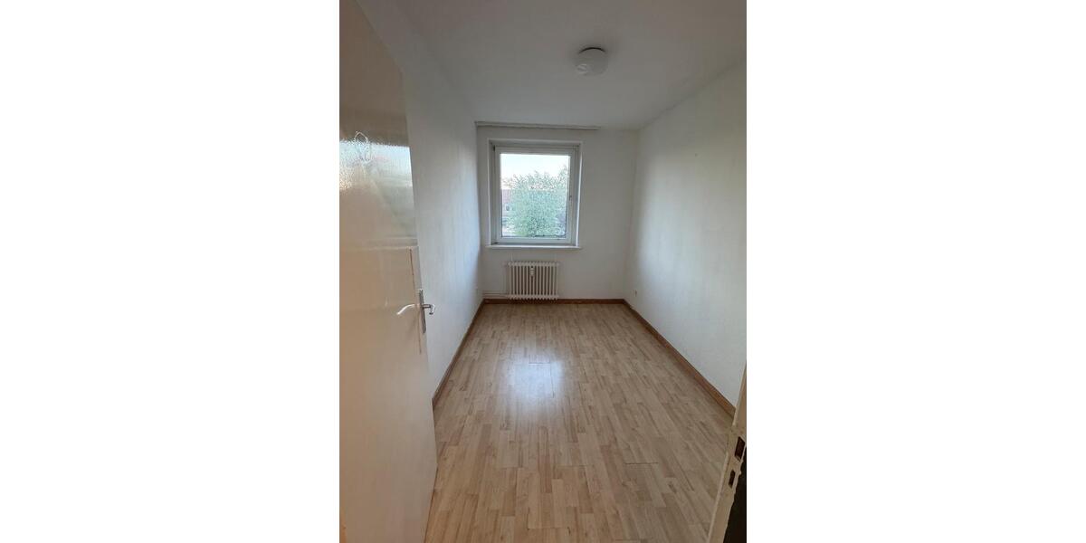 Etagenwohnung Bad Oldesloe - 4 Zimmer, 90 m&sup2;, 1.300&euro; | Angebot:26388122