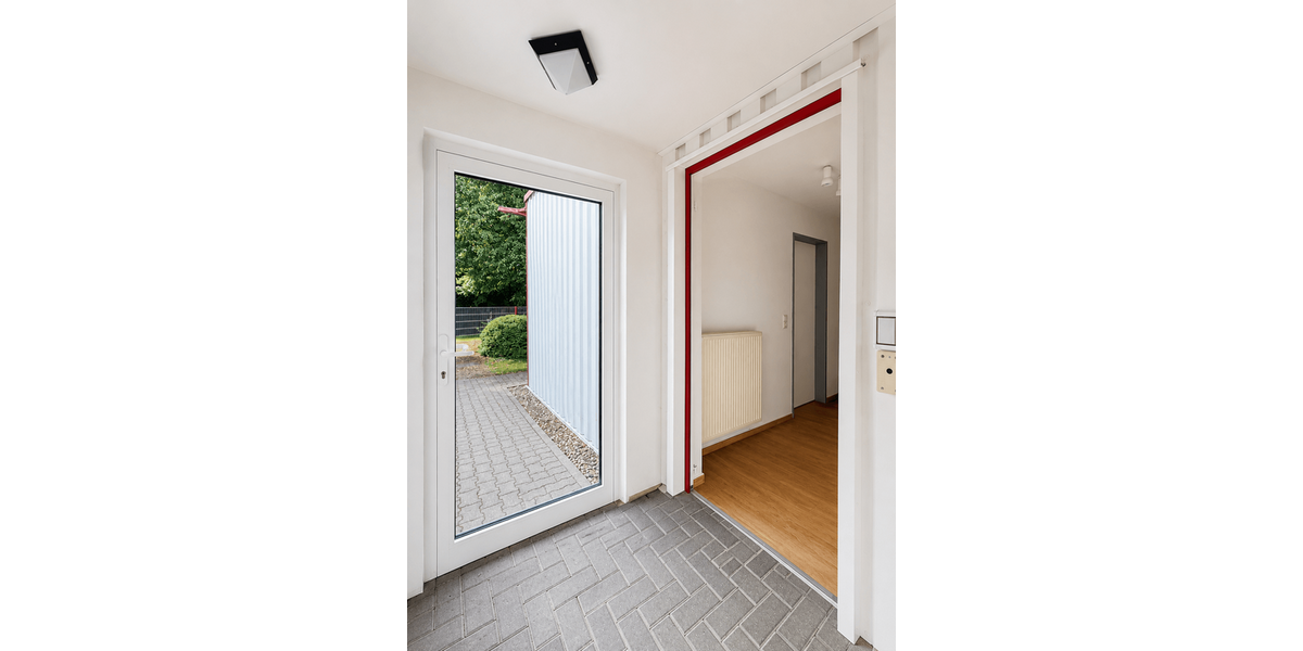 Renditeobjekt im Gewerbegebiet: Büro, kleines Lager und Wohnen mit PV-Anlage auf ca. 2.438 m² - Gewerbeobjekt Bad Oeynhausen Dehme | Angebot:27333800