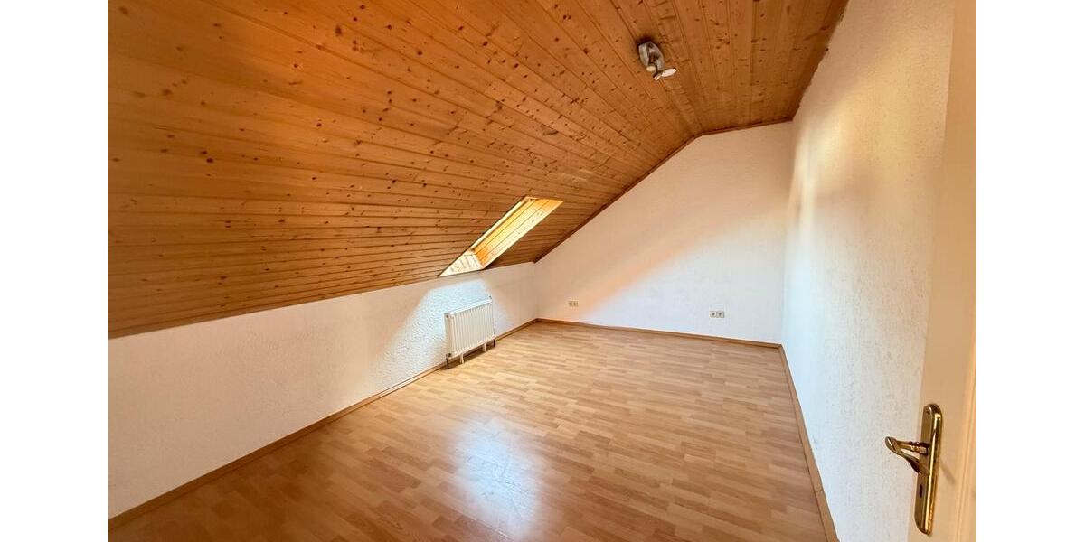 Etagenwohnung Karlsruhe Hagsfeld - 5 Zimmer, 110 m&sup2;, 1.500&euro; | Angebot:25967862