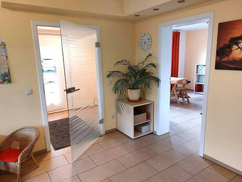 Multifunktionshaus - Einfamilienhaus mit PraxisBüro - Wohnen und Arbeiten unter einem Dach