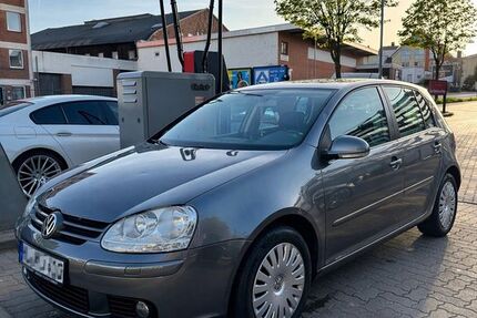 VW Golf 166.104 km 4.999 &euro; Lübeck 23570