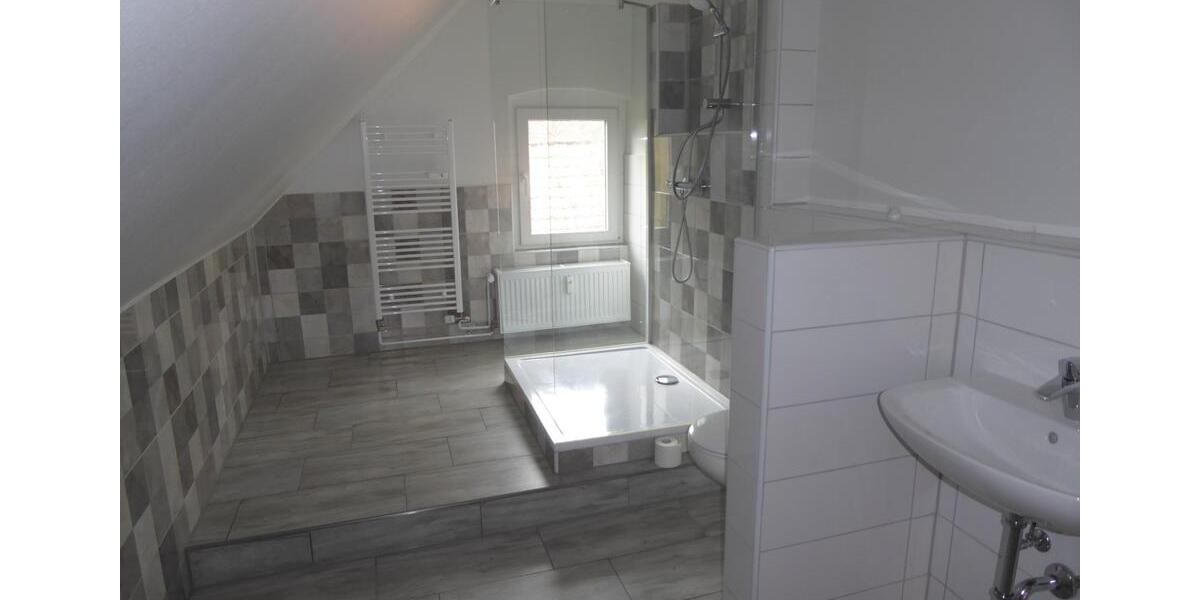 Dachgeschoßwohnung Beedenbostel - 3 Zimmer, 100 m&sup2;, 620&euro; | Angebot:26224119