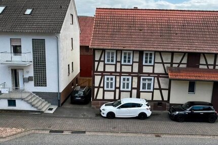 Ronshausen, EFH + Nebengeb. 7 zimmer