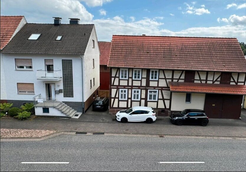 Ronshausen, EFH + Nebengeb. 7 zimmer