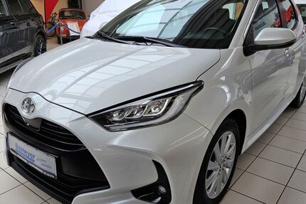 Toyota Yaris 14.200 km 18.890 &euro; Paderborn 33104
