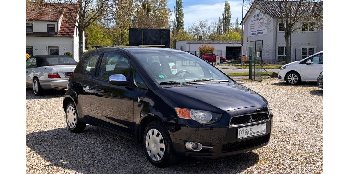 Mitsubishi Colt 129.600 km 3.333 &euro; Bitterfeld-Wolfen 06766