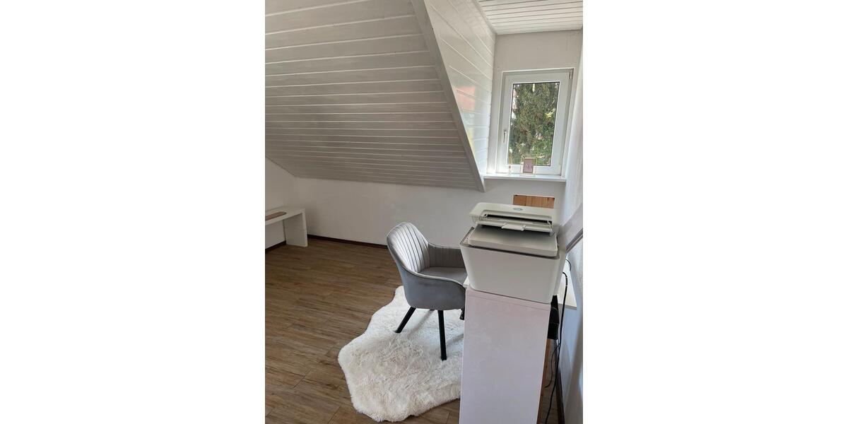 Dachgeschoßwohnung Villingen-Schwenningen Schwenningen - 3 Zimmer, 95 m&sup2;, 1.150&euro; | Angebot:26288219