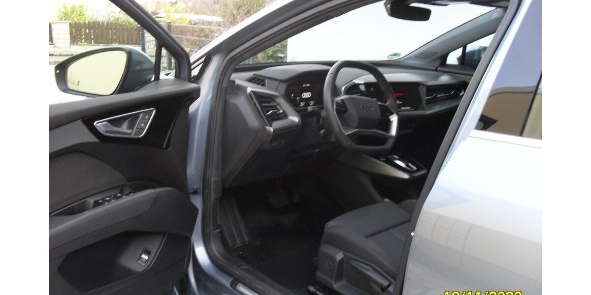 Audi Q4 5.800 km 48.000 &euro; Kösching 85092