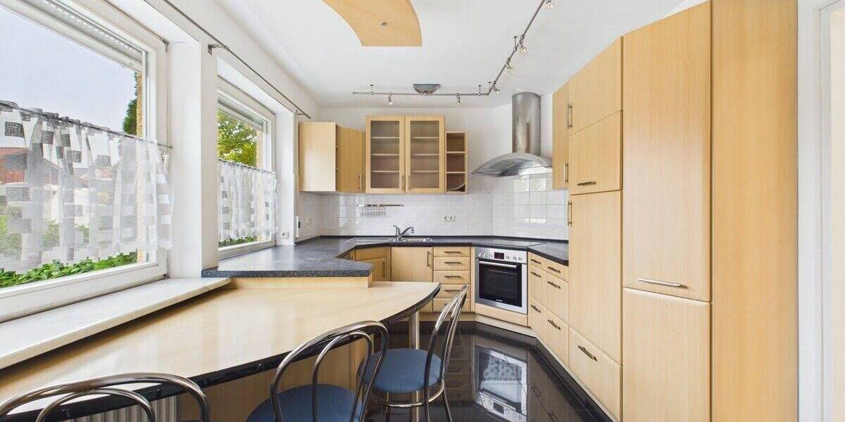 Attraktive Doppelhaushälfte mit großem Balkon, Garten und Terrasse in ruhiger Lage von Germering 4 zimmer