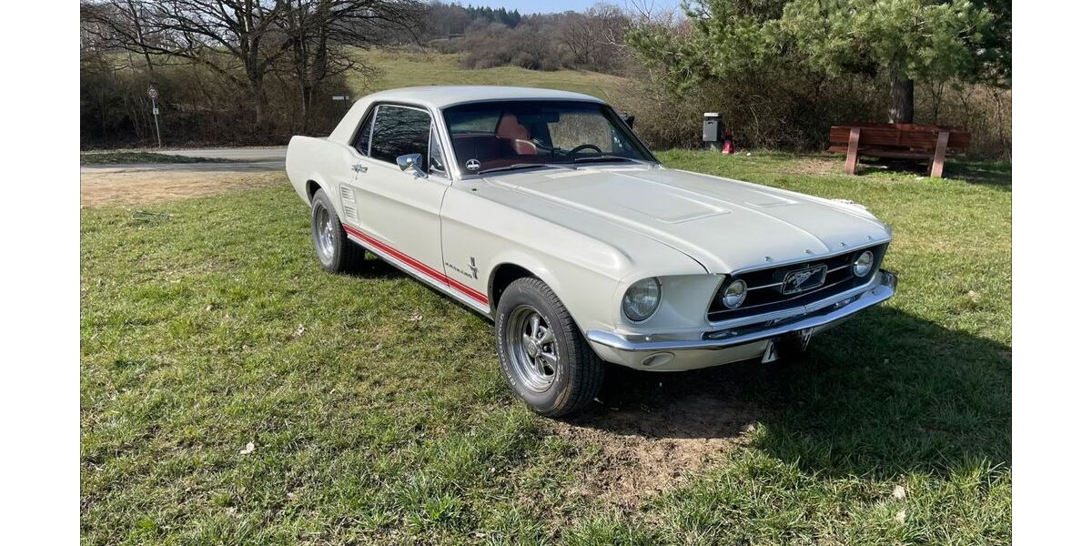 Ford Mustang 121.000 km 30.000 &euro; Solms 35606