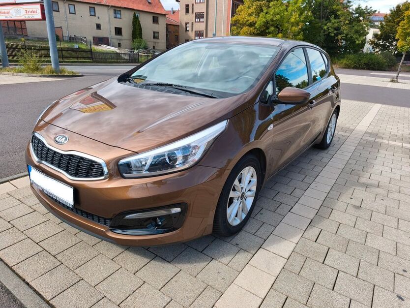 Kia ceed / Ceed 49.400 km 9.490 € Waltershausen 99880
