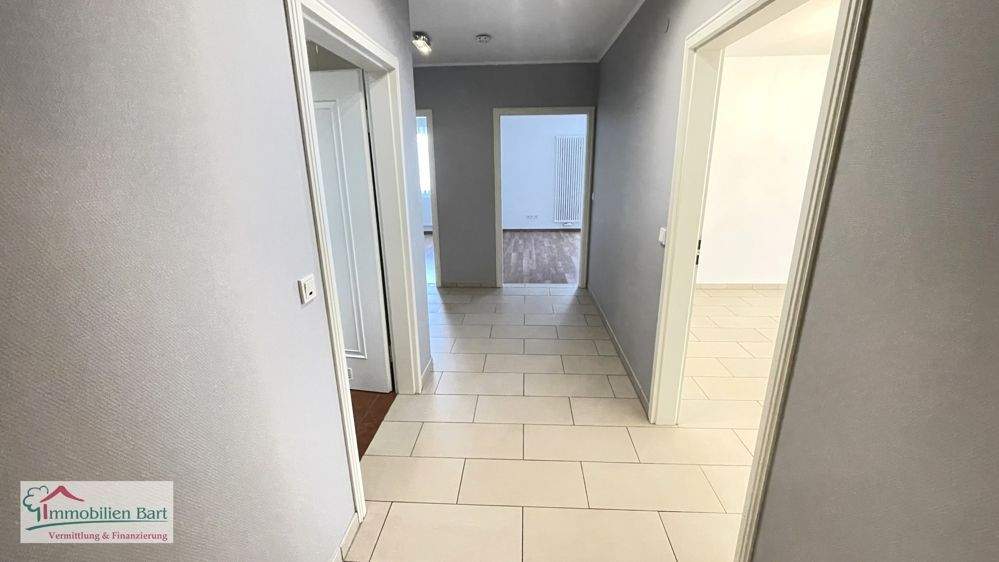 PERL: CHARMANTE ERDGESCHOSSWOHNUNG 3 SCHLAFZIMMER RUHIGE LAGE! 4 zimmer