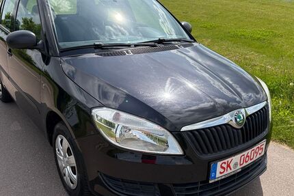 Skoda Fabia 90.000 km 3.333 &euro; HALLE 06116