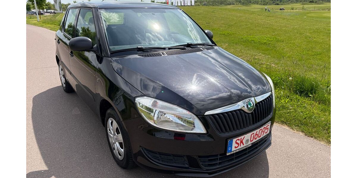 Skoda Fabia 90.000 km 3.333 &euro; HALLE 06116