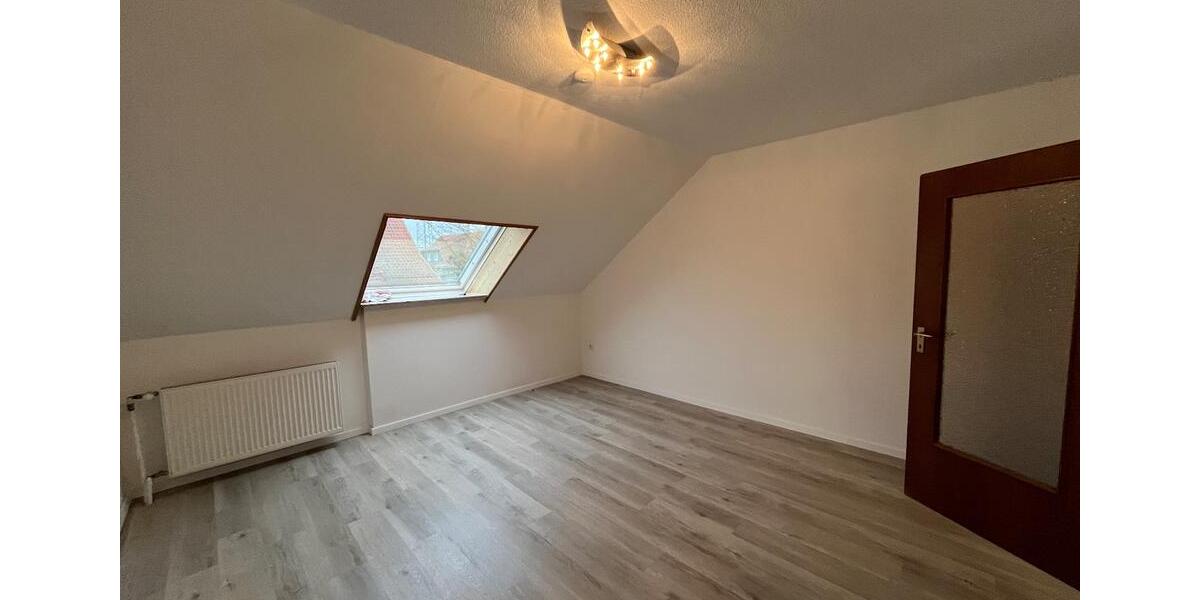 Dachgeschoßwohnung Porta Westfalica - 4 Zimmer, 85 m&sup2;, 720&euro; | Angebot:21594518