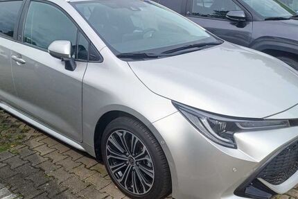 Toyota Corolla 2.448 km 25.990 € Dessau 06847