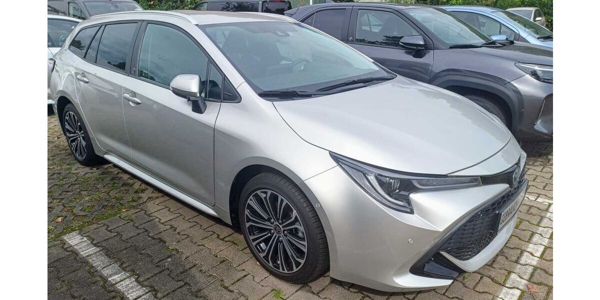 Toyota Corolla 2.448 km 25.990 &euro; Dessau 06847