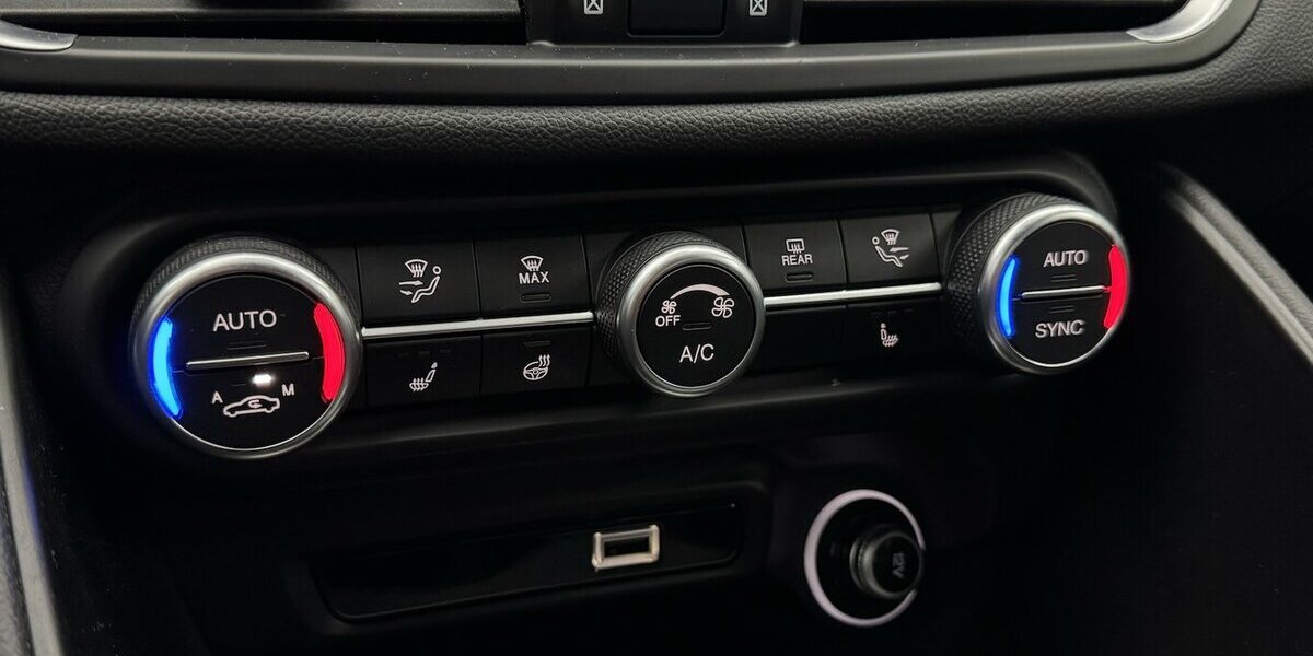 Alfa Romeo Giulia 2.0 Competizione Q4 Turbo CarPlay Kamera 9.970 km 39.920 &euro; Lich 35423