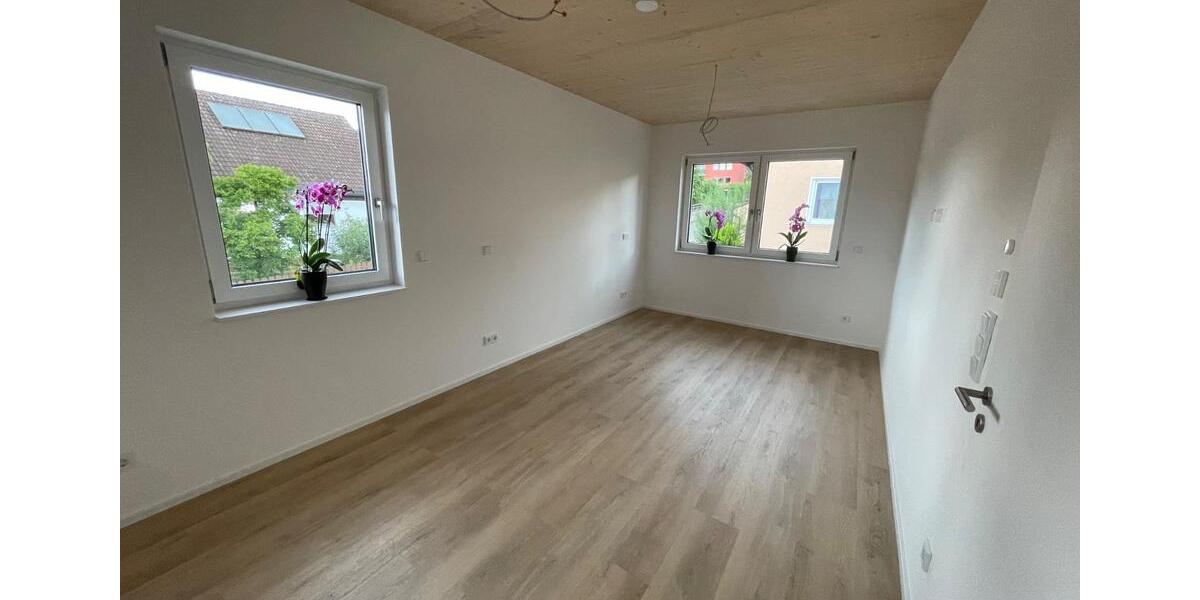 Etagenwohnung Irchenrieth - 3 Zimmer, 94 m&sup2;, 1.200&euro; | Angebot:26408105