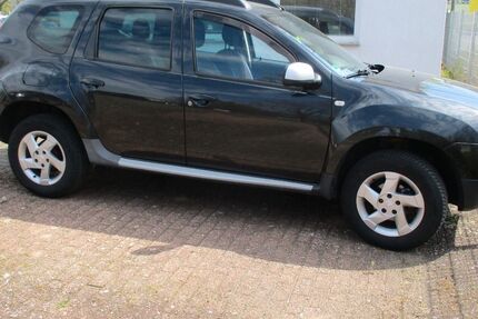 Dacia Duster 157.000 km 5.990 &euro; Köthen 06366