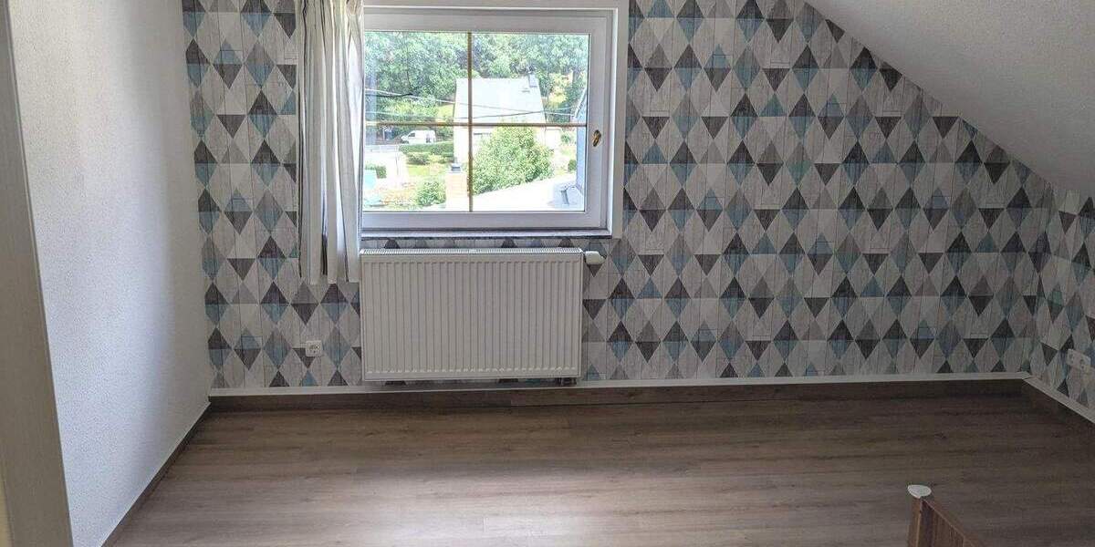 Doppelhaushälfte Oederan - 3 Zimmer, 85 m&sup2;, 152.000&euro; | Angebot:25690432