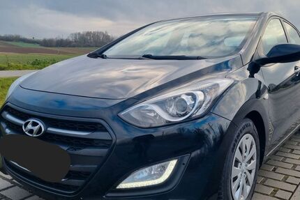 Hyundai i30 126.000 km 5.900 € Wiesbaden 65189