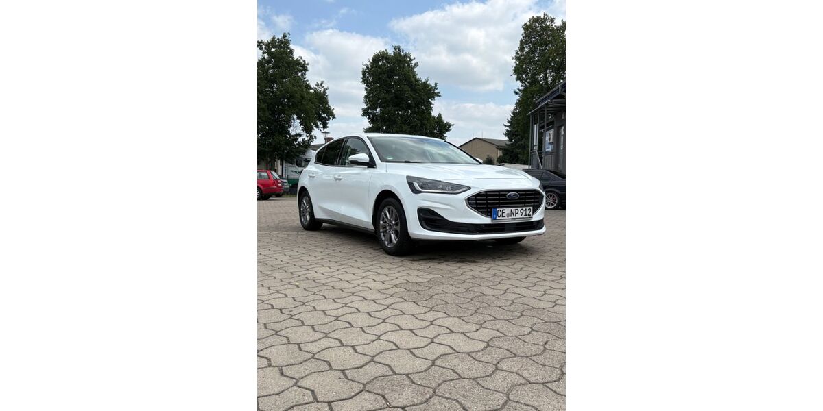 Ford Focus 60.000 km 18.300 &euro; Celle 29225