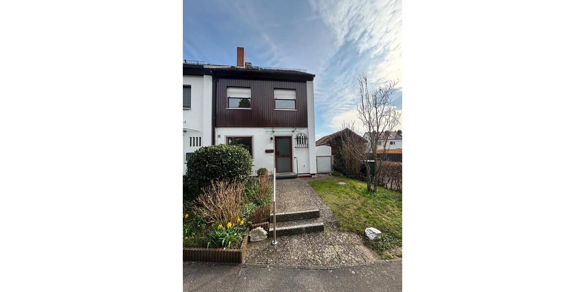 Reihenhaus Nürnberg Holzheim - 6 Zimmer, 120 m&sup2;, 1.600&euro; | Angebot:26048184