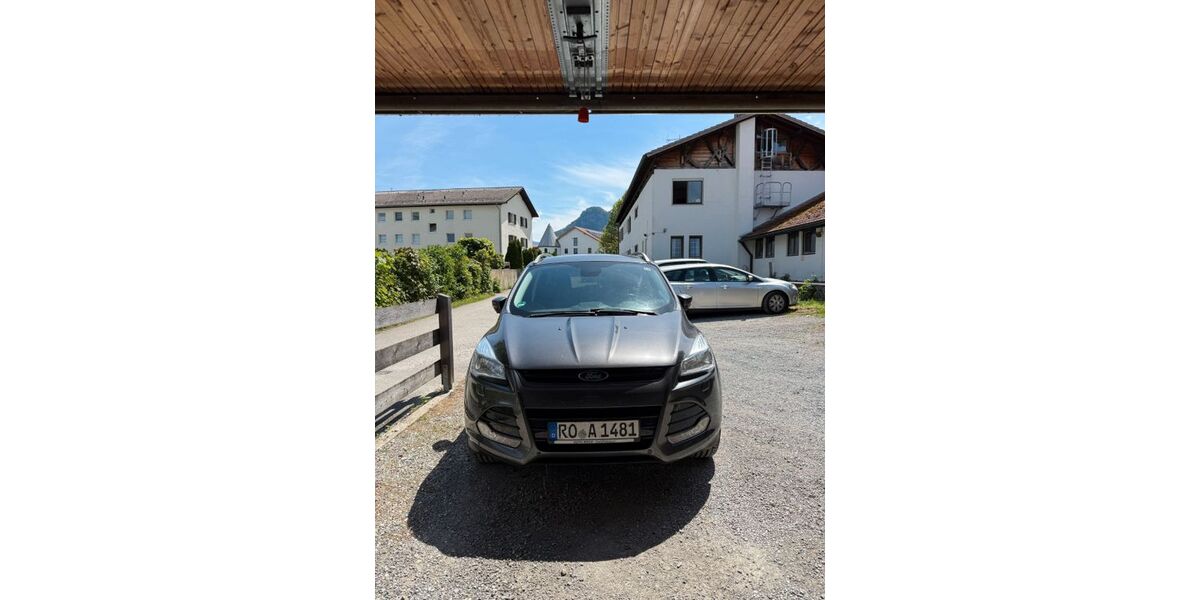Ford Kuga 102.500 km 9.990 &euro; Brannenburg 83098