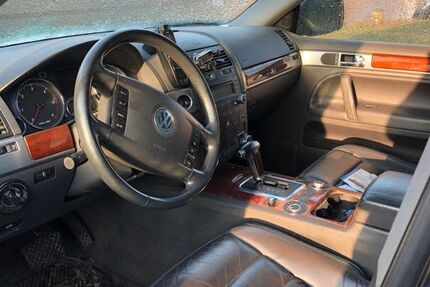 VW Touareg 292.000 km 2.899 &euro; Lohne 49835